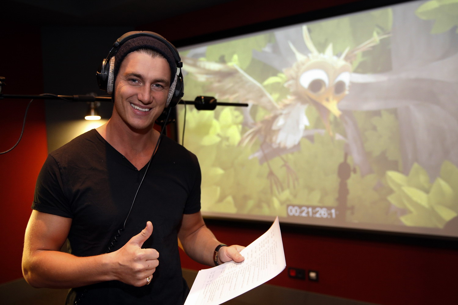 Актер озвучивания. Девять кто озвучивал на русском. Хабенский озвучивает льва алекса. Кто озвучивает девятого в мультфильме девять на русском. Девять кто озвучивал на русском.